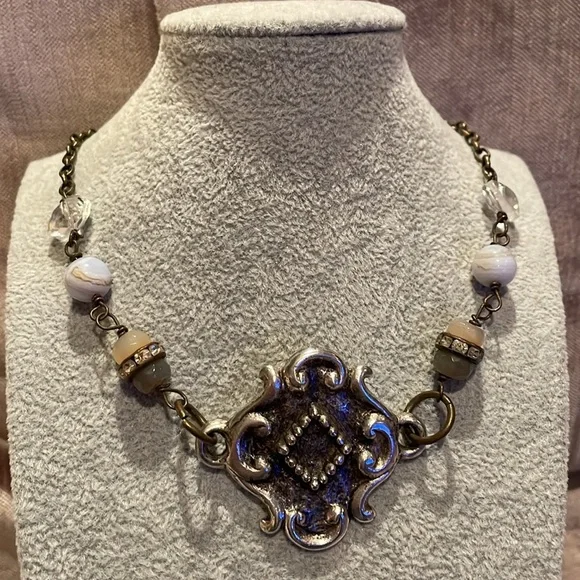 Vintage Medallion Necklace Crystal and Glass beaded rhinestones - Picture 6 of 11